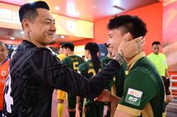 开云体育下载安装 -摩托车赛大师赛焦点战：关中迅豹队绝杀姑苏巨龙队，新星闪耀。新人首发惊艳(春兰虎豹摩托车)