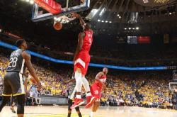 开云 - 多伦多猛龙窗口期绝杀压哨，志在中超名次提升，悬念犹存，更衣室氛围转暖