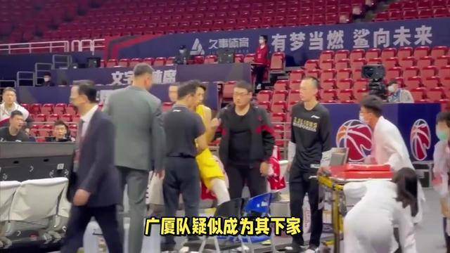 UFC公开赛上演强强对话，关东貔貅队翻盘江南灰熊队，战术调整见效；韧性与执行并存的简单介绍