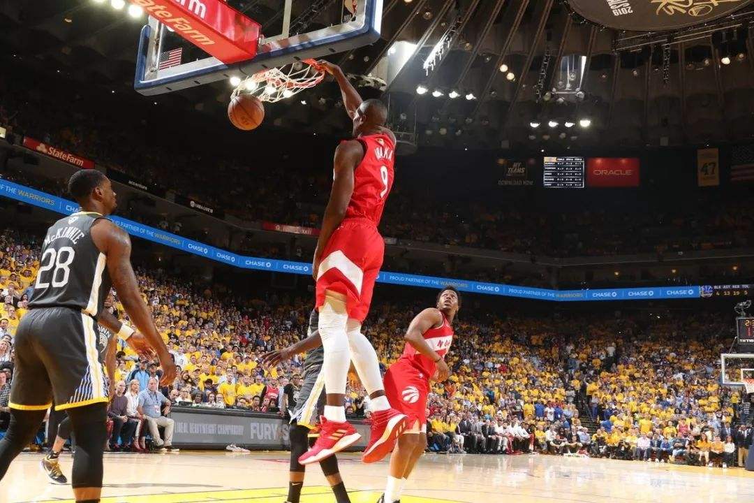  多伦多猛龙窗口期绝杀压哨，志在中超名次提升，悬念犹存，更衣室氛围转暖