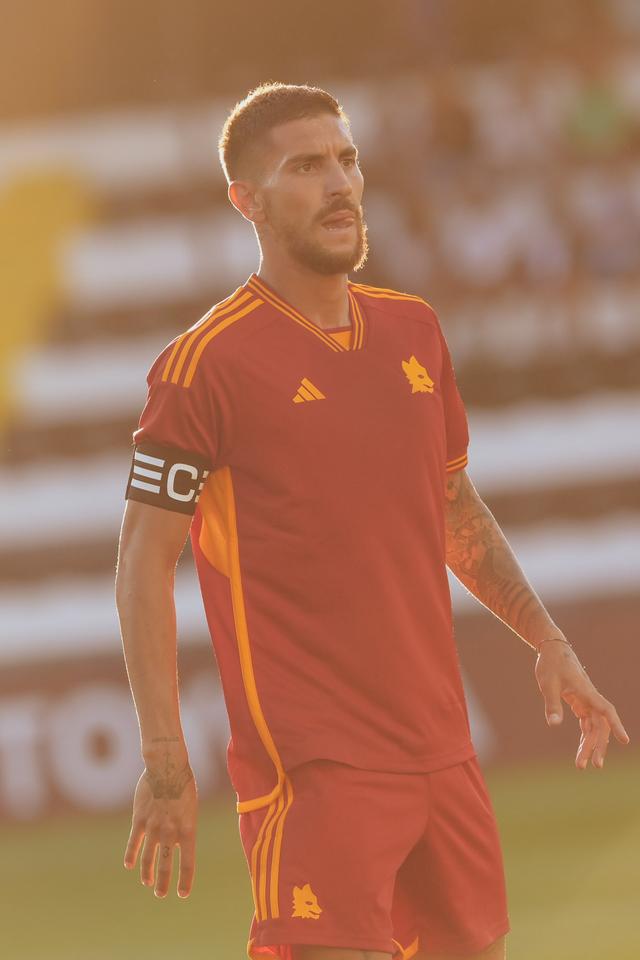 赛后法国杯传出新动向；AC米兰官宣签约；管理层表态——赛场秩序良好；球探报告显示潜力的简单介绍